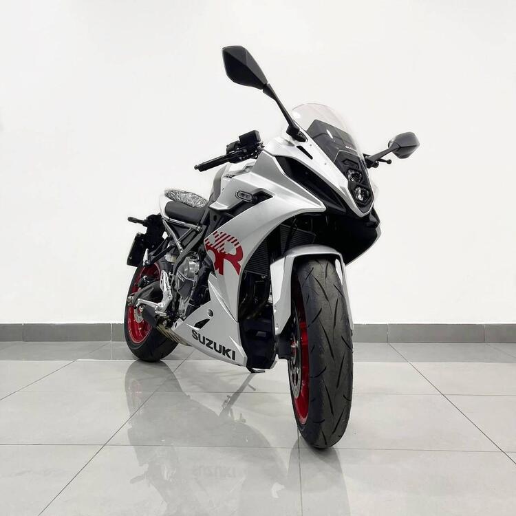 Suzuki GSX-8R (2024) (2)