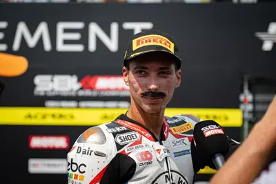 DopoGP SBK. A Most gli altri discutono e Toprak Razgatlioglu vince! [VIDEO]
