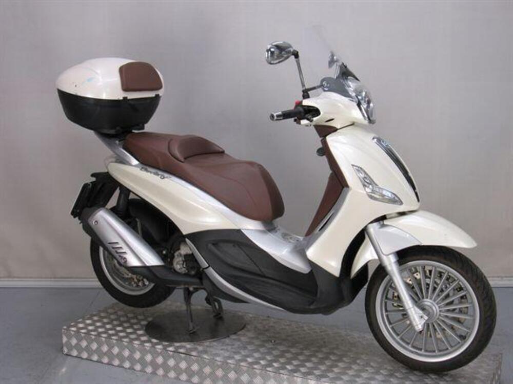 Piaggio Beverly 300 i.e. (2010 - 16) (2)