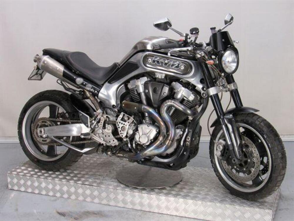 Yamaha MT-01 (2005- 11) (2)