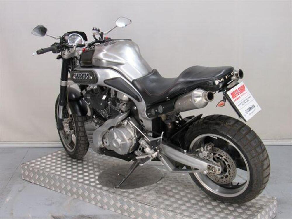 Yamaha MT-01 (2005- 11) (5)