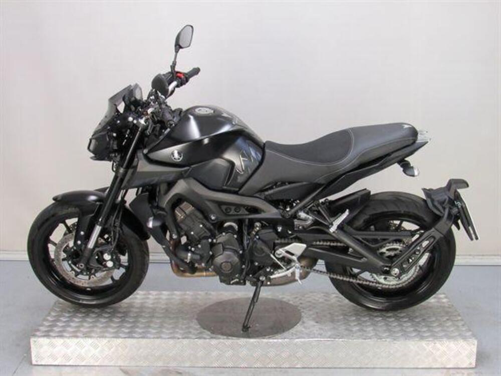 Yamaha MT-09 (2017 - 20) (4)