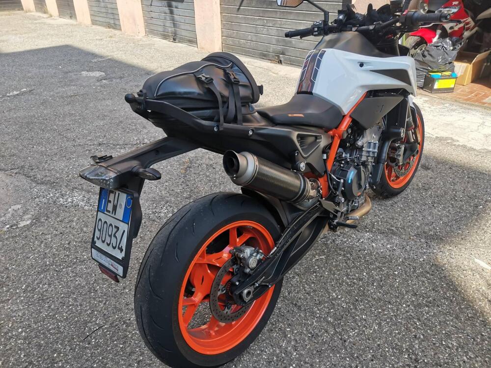 KTM 890 Duke R (2021) (2)