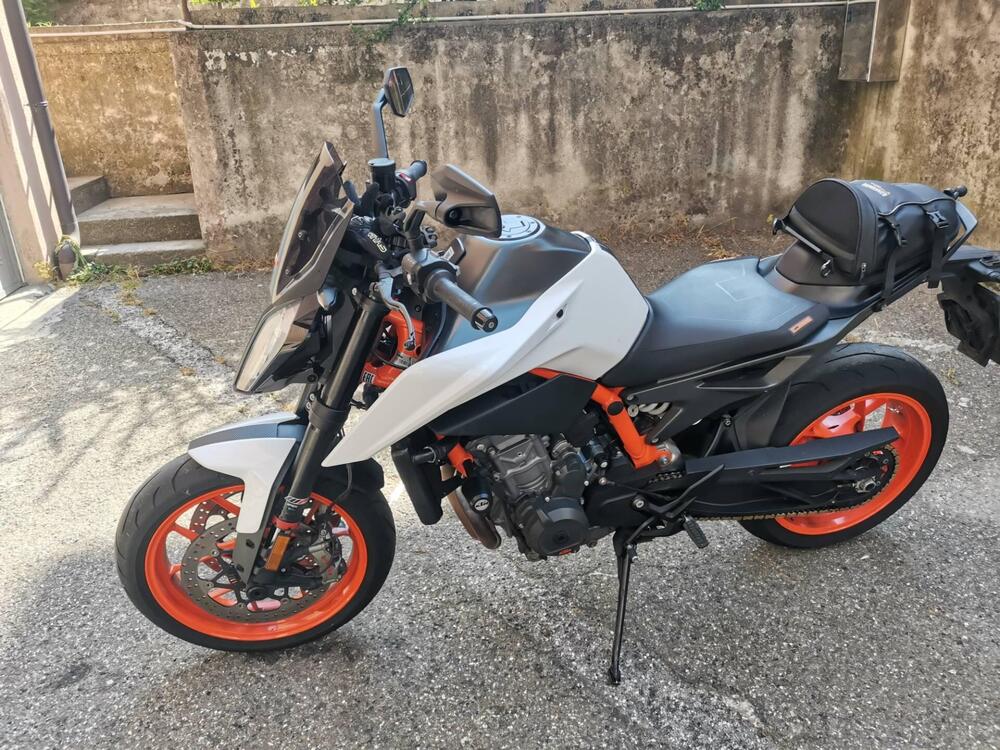 KTM 890 Duke R (2021) (3)