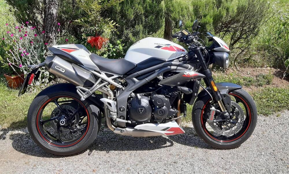 Triumph Speed Triple 1050 RS (2018 - 20) (3)