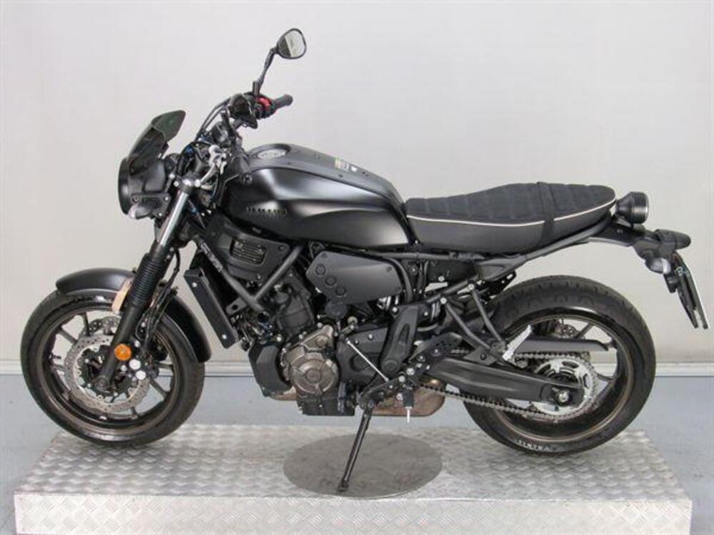 Yamaha XSR 700 (2021) (4)