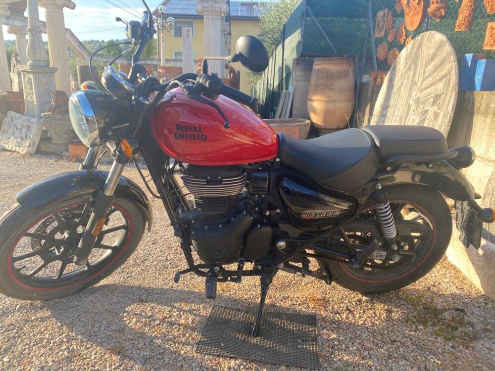 Royal Enfield Meteor 350 Fireball (2021 - 24) (2)