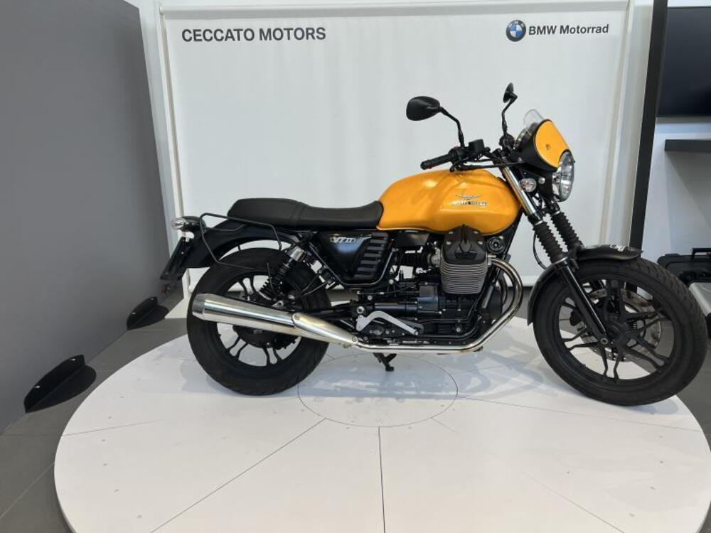 Moto Guzzi V7 II Stone (2015 - 17) (3)