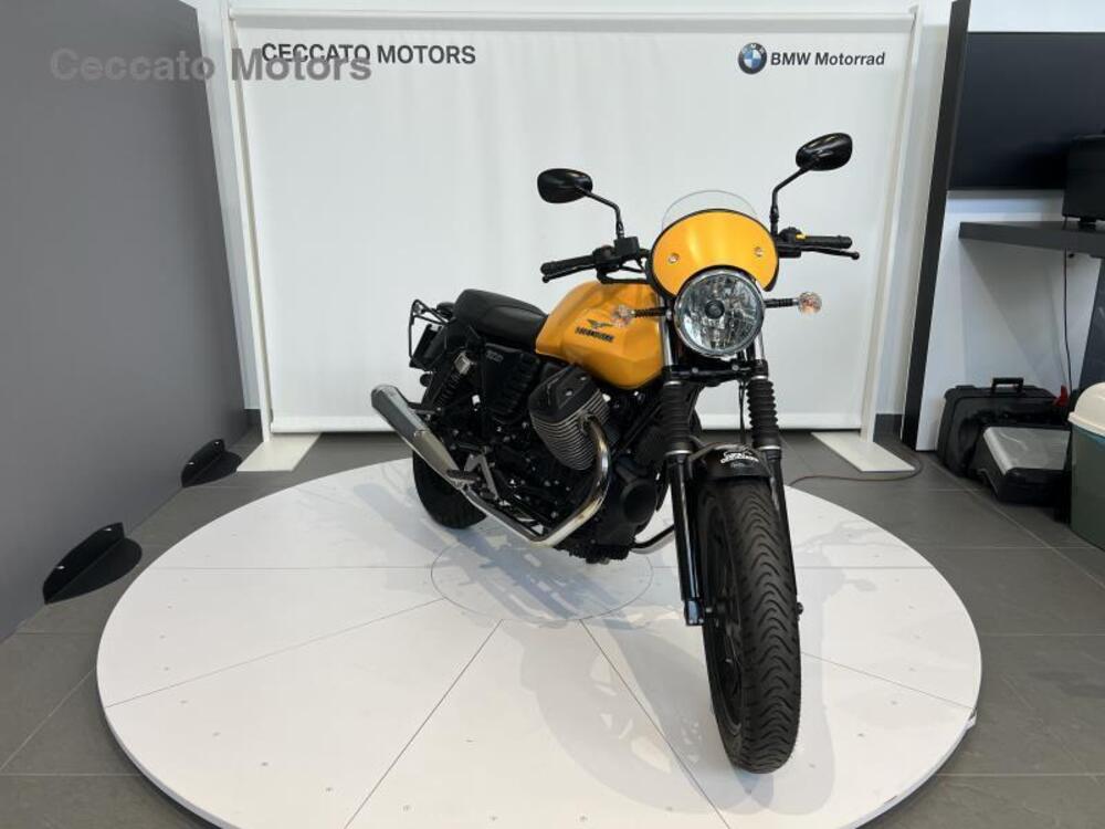 Moto Guzzi V7 II Stone (2015 - 17)