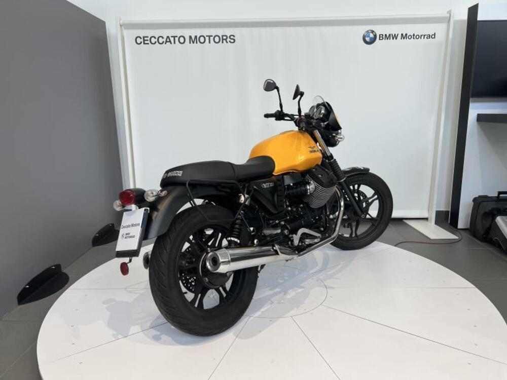 Moto Guzzi V7 II Stone (2015 - 17) (5)