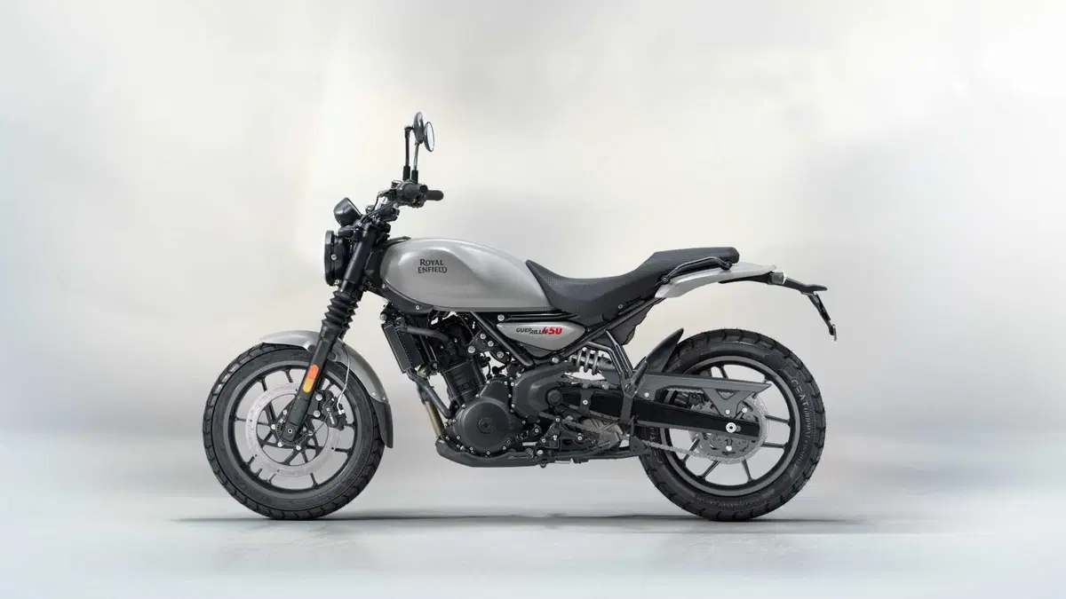 Royal Enfield Guerrilla 450 TEST: come è fatta e come va la nuova roadster indiana! (14)
