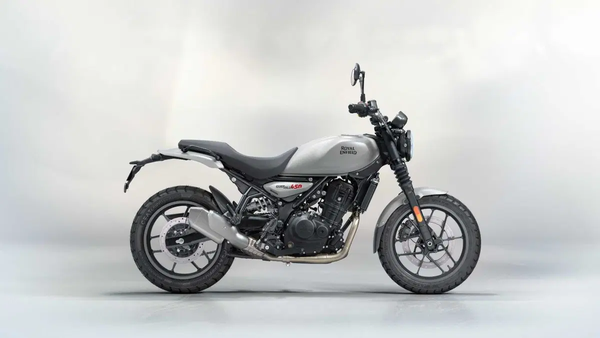 Royal Enfield Guerrilla 450 TEST: come è fatta e come va la nuova roadster indiana! (18)