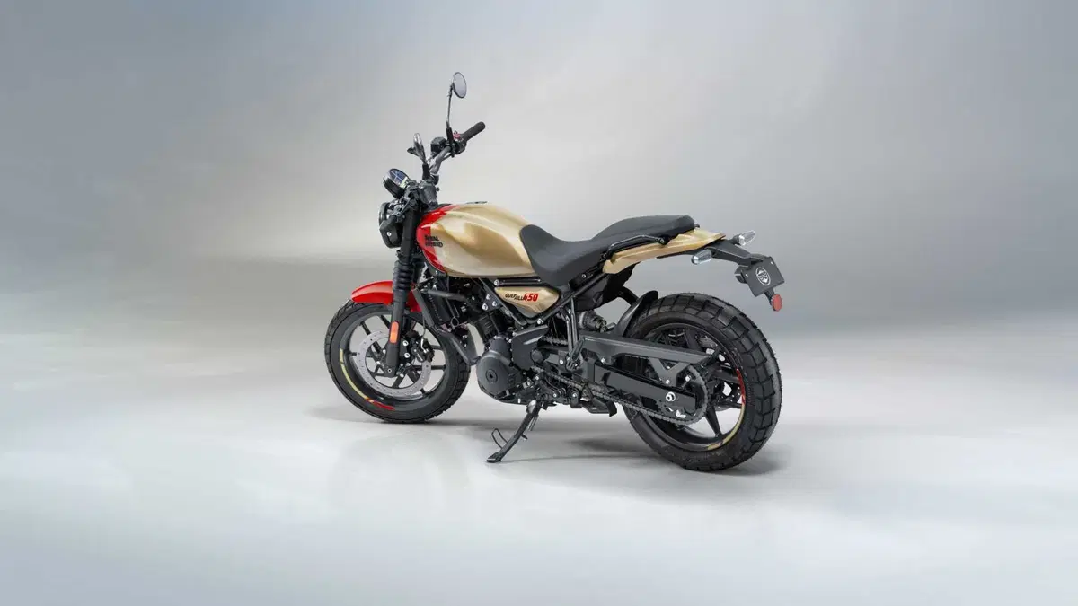Royal Enfield Guerrilla 450 TEST: come è fatta e come va la nuova roadster indiana! (22)