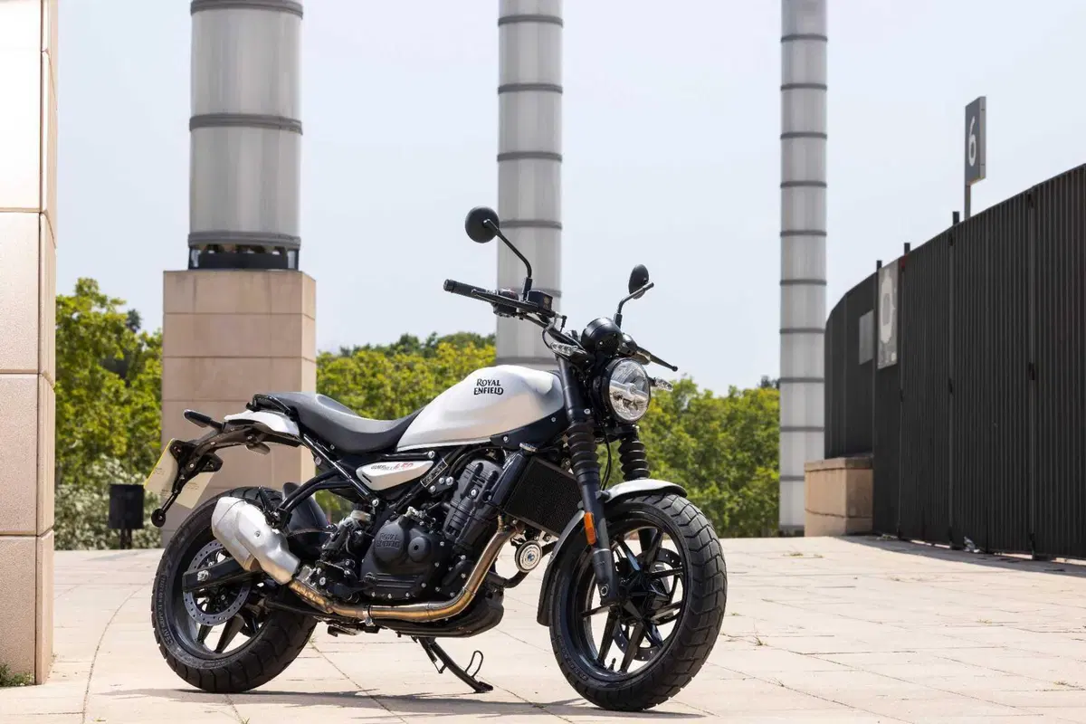 Royal Enfield Guerrilla 450 TEST: come è fatta e come va la nuova roadster indiana! (8)
