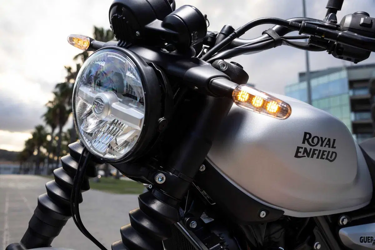 Royal Enfield Guerrilla 450 TEST: come è fatta e come va la nuova roadster indiana! (7)