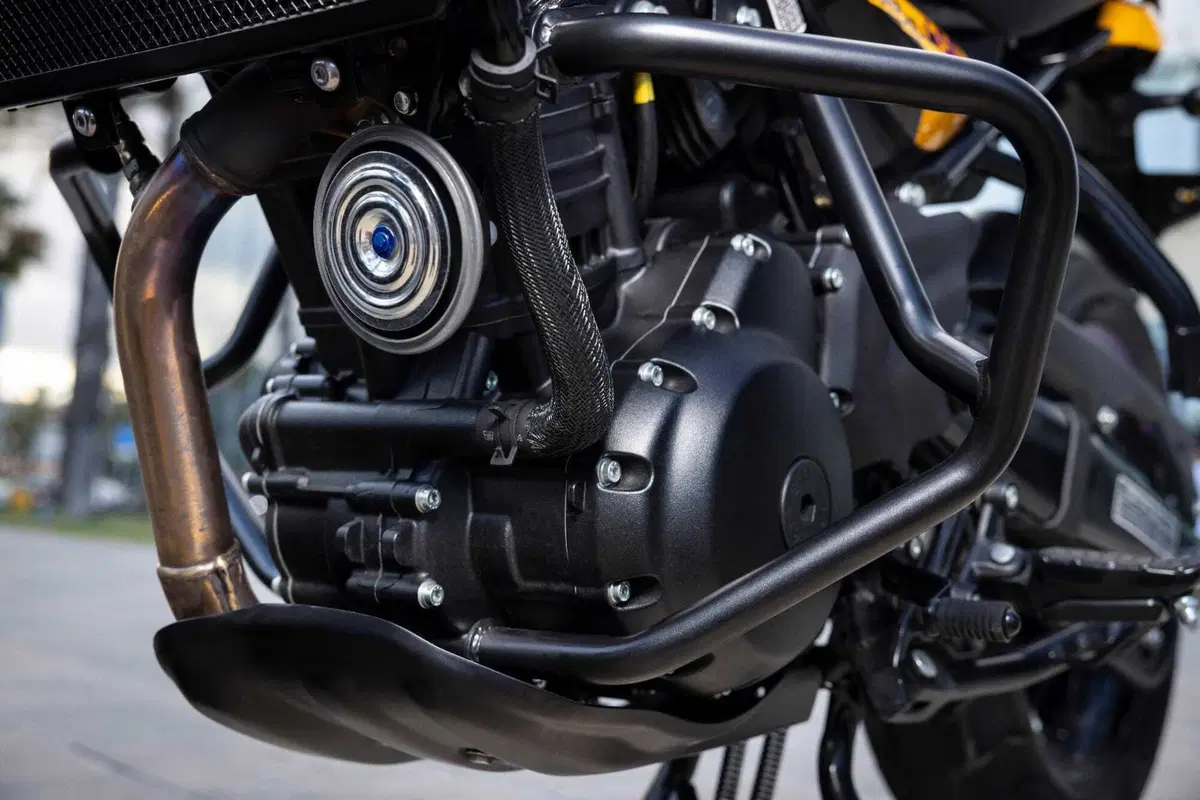 Royal Enfield Guerrilla 450 TEST: come è fatta e come va la nuova roadster indiana! (9)