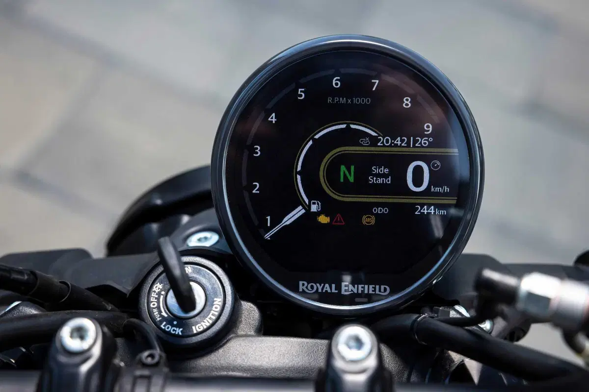 Royal Enfield Guerrilla 450 TEST: come è fatta e come va la nuova roadster indiana! (15)