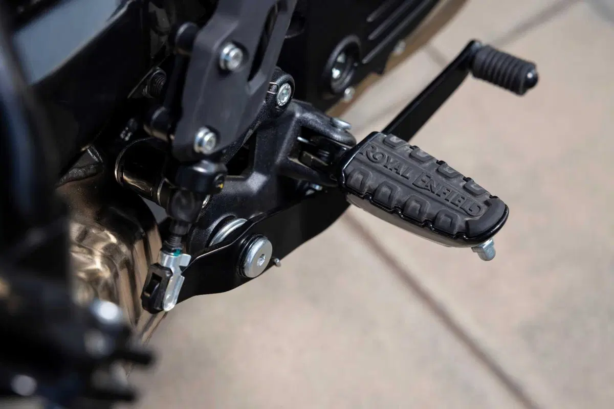 Royal Enfield Guerrilla 450 TEST: come è fatta e come va la nuova roadster indiana! (20)