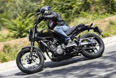 Royal Enfield Guerrilla 450 TEST: come &egrave; fatta e come va la nuova roadster indiana! [VIDEO e GALLERY]