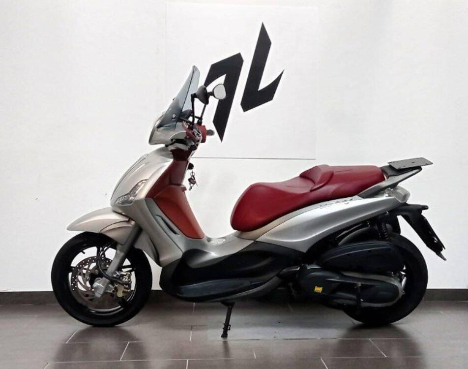 Piaggio Beverly 350 SportTouring ie ABS (2011 - 17) (2)