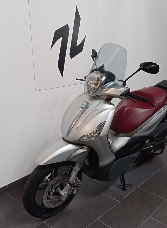 Piaggio Beverly 350 SportTouring ie ABS (2011 - 17)