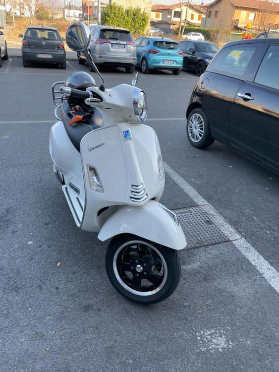 Vespa GTS 300 Hpe (2021 - 22) (2)