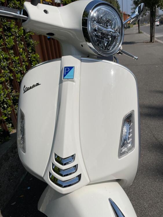 Vespa GTS 300 Hpe (2021 - 22) (5)