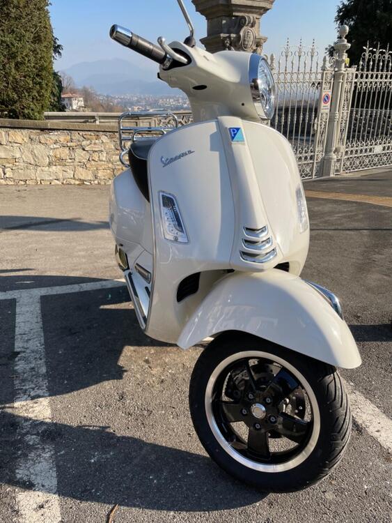 Vespa GTS 300 Hpe (2021 - 22)