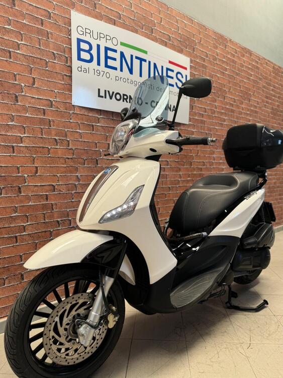 Piaggio Beverly 300 i.e. ABS-ASR (2016 - 20) (2)