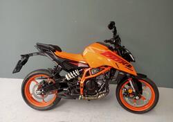 KTM 390 Duke (2024) usata