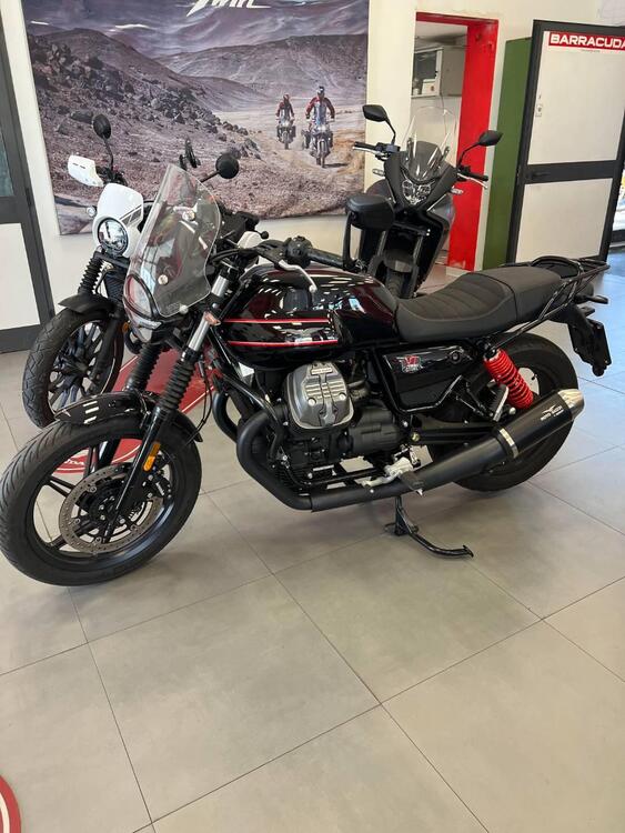 Moto Guzzi V7 Special Edition (2022 - 24)