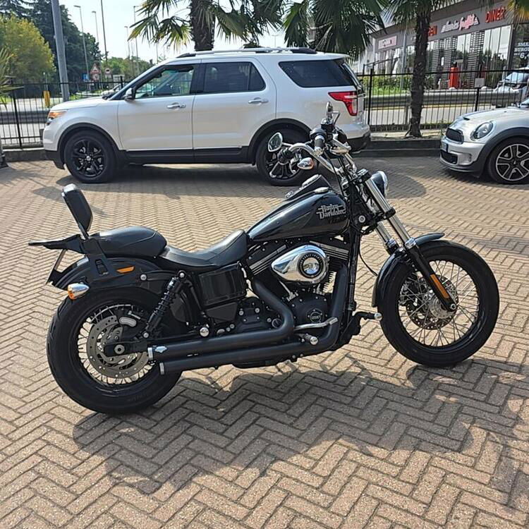 Harley-Davidson 1690 Street Bob (2017) - FXDB (4)