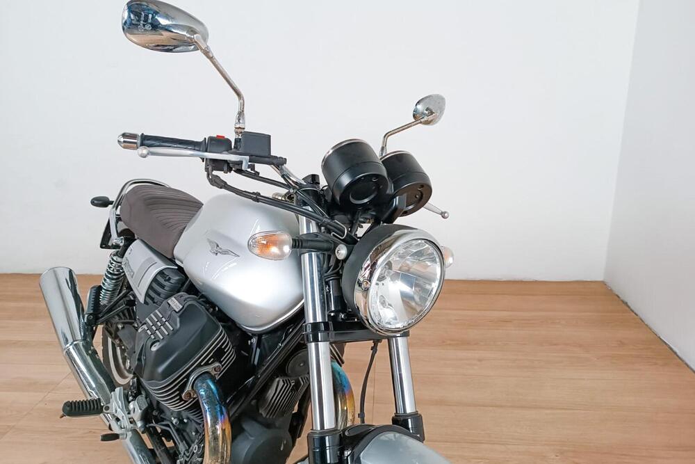 Moto Guzzi V7 III Special (2017 - 20) (5)