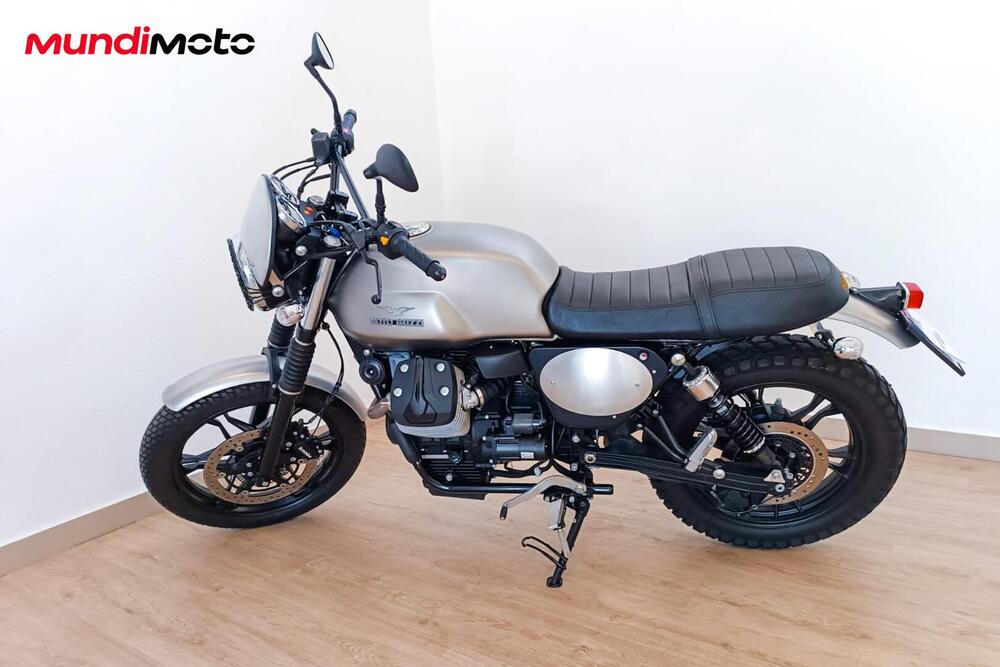 Moto Guzzi V7 II Stone (2015 - 17) (5)