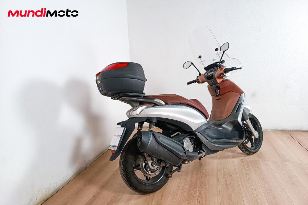 Piaggio Beverly 350 SportTouring ie ABS (2011 - 17) (3)