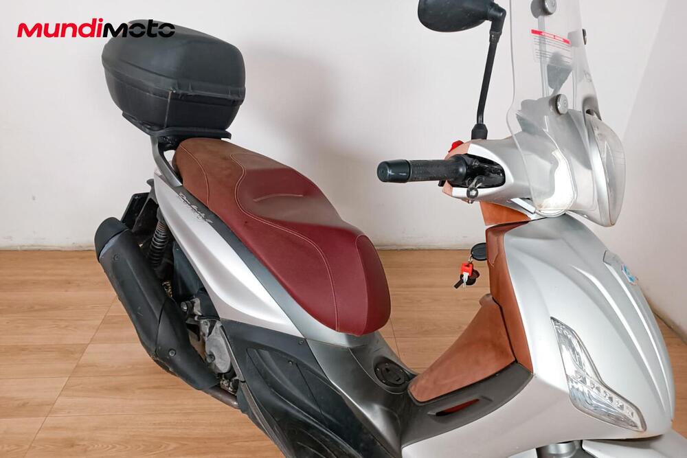 Piaggio Beverly 350 SportTouring ie ABS (2011 - 17) (5)