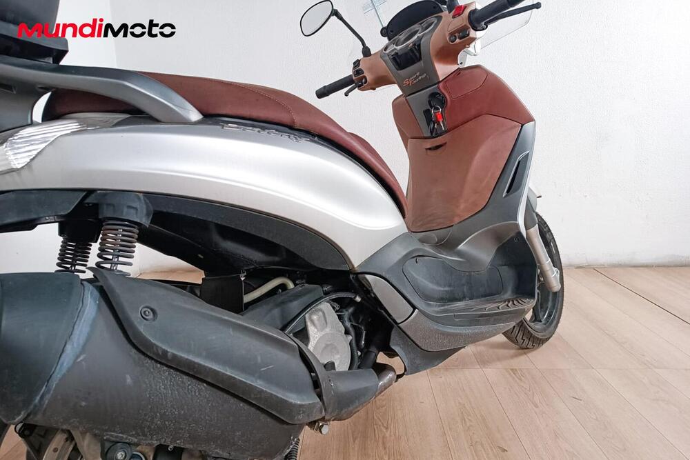 Piaggio Beverly 350 SportTouring ie ABS (2011 - 17) (4)