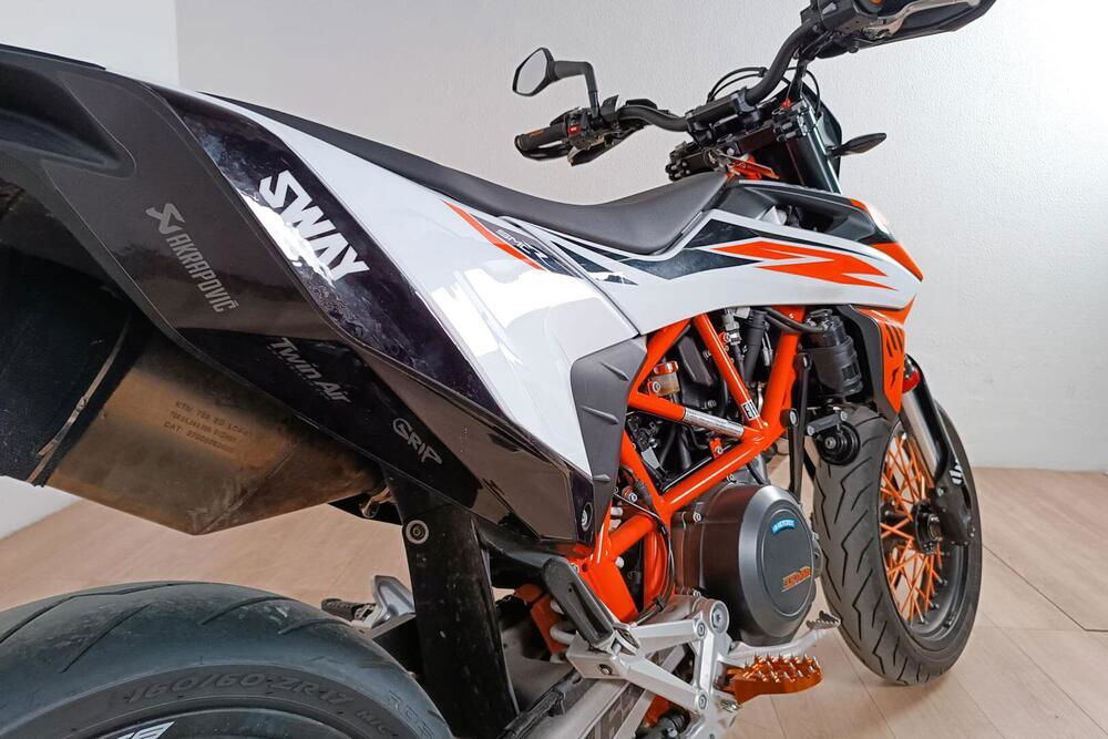 KTM 690 SMC R (2012 -17) (4)