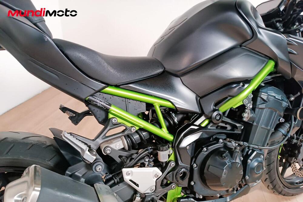 Kawasaki Z 900 (2017 - 18) (4)