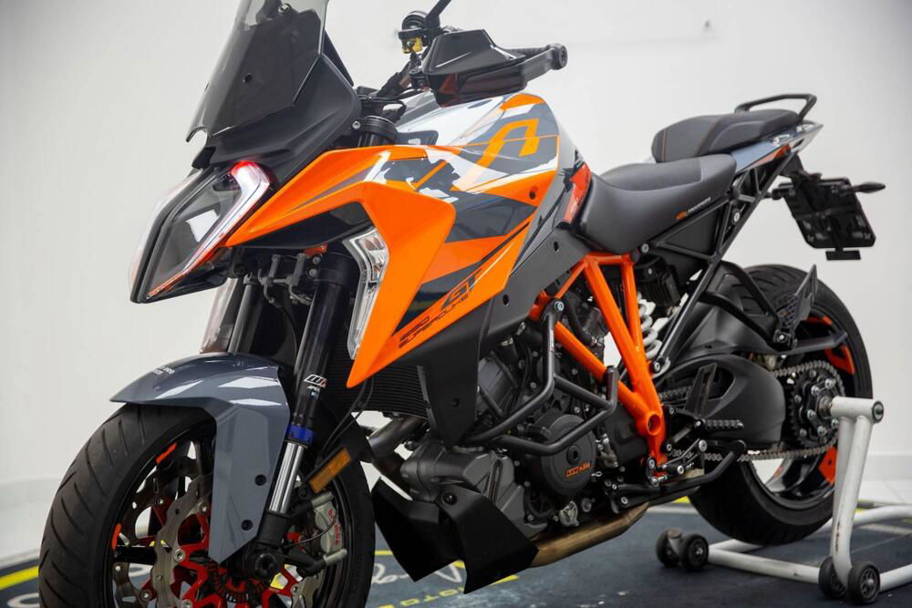 KTM 1290 Super Duke GT (2022 - 24) (3)