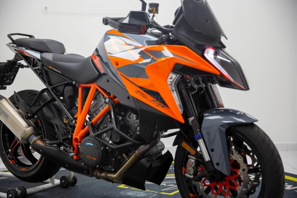 KTM 1290 Super Duke GT (2022 - 24) (2)