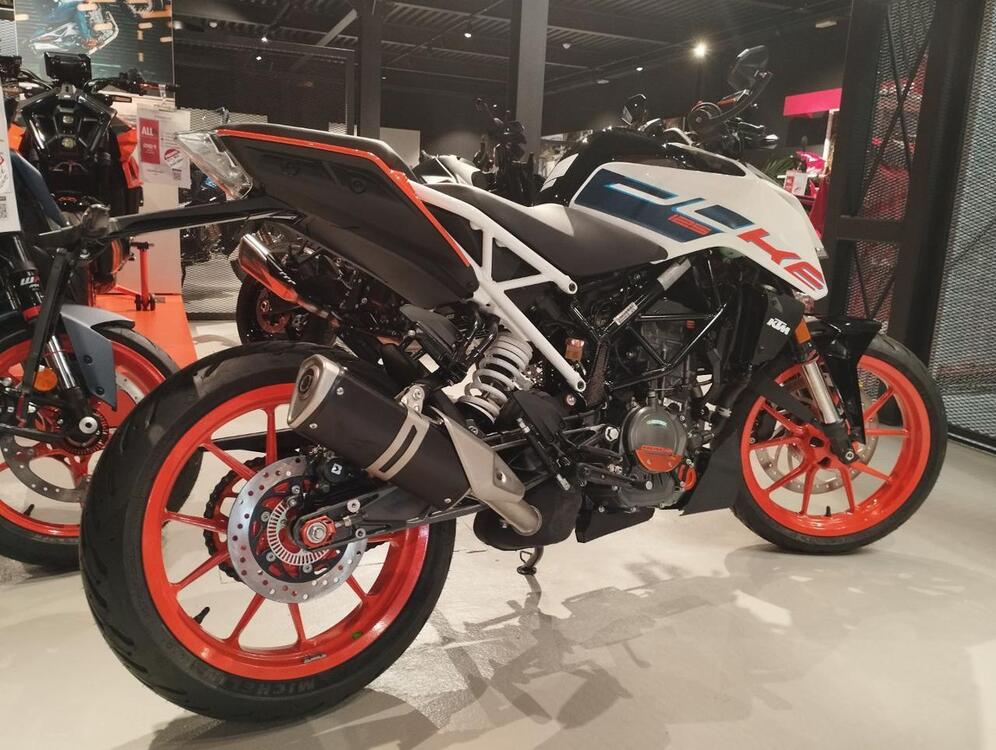 KTM 125 Duke (2021 - 23) (4)