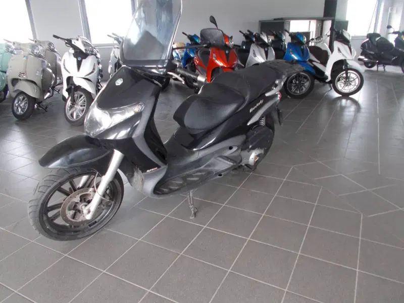 Piaggio Beverly 250 i.e. (2004 - 06) (4)