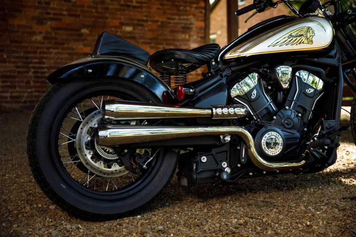 Unveiling della Indian Scout custom by Brittney Olsen per Nikki Lane (5)