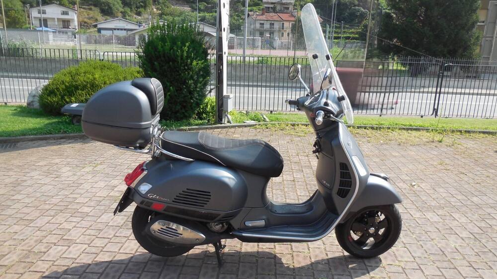 Vespa GTS 300 Super Sport (2017 - 19) (2)