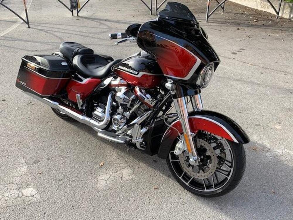 Harley-Davidson 117 Street Glide (2021) - FLHXSE (2)