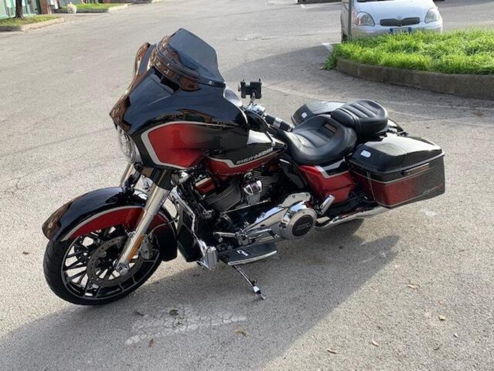 Harley-Davidson 117 Street Glide (2021) - FLHXSE (4)