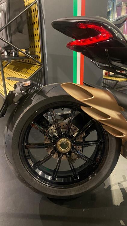 MV Agusta Dragster 800 R (2023 - 24) (4)