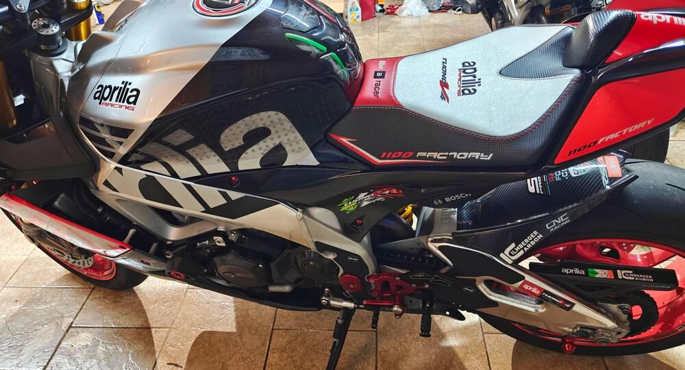 Aprilia Tuono 1100 V4 Factory (2017 - 18) (3)