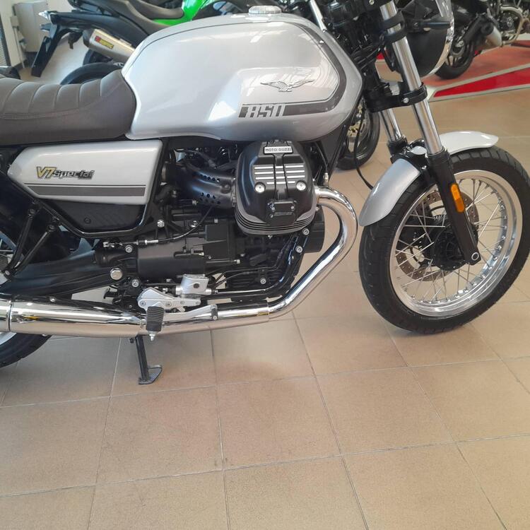 Moto Guzzi V7 Special (2021 - 24) (5)